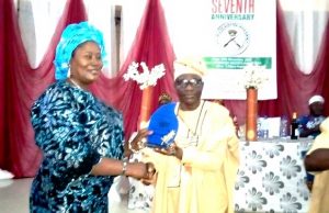 Ogbomoso Valiant Club Honours Oladeji With Award Of Excellence Hon. Olawumi Bimbo Oladeji