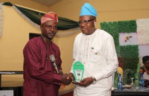 Day Oyo NUJ Honoured Nureni Adeniran, SUBEB Boss ...Dr Nureni Adeniran, right, receiving his award...