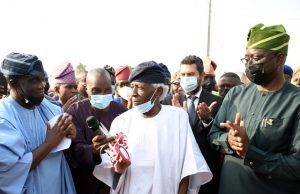 Makinde Renews Vow To Build Viable Infrastructure, Names Road After Olunloyo From right, Oyo State Governor, Seyi Makinde; General Manager, Kopek Construction Limited, Mr A Issan; Former Governor of Oyo State, Dr Omololu Olunloyo and former Minister of Power and Steel, Elder Wole Oyelese during the flag-off of Ibadan Airport Road held at Alakia, Ibadan