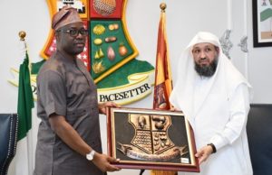 Religious Tolerance: Makinde Reaffirms His Govt’s Commitment Oyo State Governor, Seyi Makinde (left) presenting Artwork frame to one of the leading Imam in Saudi Arabia, Prof Hassan Bukhari during the courtesy visit…