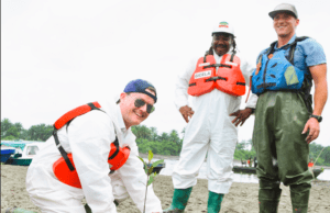 Cleanup Of Bodo: Shell’s VP Leads Others To Plant Mangroves L-R: Shell’s VP Corporate for Europe and Sub-Saharan Africa, Rob Sherwin; Chairman, Bodo Mediation Initiative project, Inemo Samiama; and the Project Technical Leader, Nicholas Story…