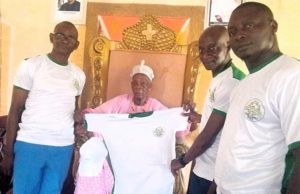 Osun Monarch Excited To Host YSFON’s S/W U-16 Gold Cup Tourney …YSFON Southwest officials with Oba James Bolarinwa Oladipupo Ajani, the Alayegun of Ode-Omu at his palace…