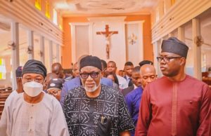 Owo Church Massacre: Makinde Pays Condolence Visit To Akeredolu, Visits Victims L-R: Ogbeni Rauf Aregbesola, Arakunrin Oluwarotimi Akeredolu and Engineer Seyi Makinde…at the scene…on Monday…
