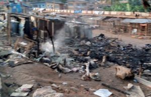 All You Need To Know About Sunday’s Yoruba/Hausa Clash In Ibadan, Plus Images ...shops of Hausa traders razed down before security men could intervene at Mobil Bus Stop, Ibadan on Sunday...