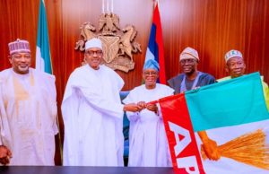 Osun Guber: Buhari Officially Presents Flag To Oyetola, APC’s Candidate President Muhammadu Buhari, second from right...gives out the APC flag to Mr Adegboyega Oyetola...