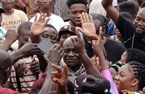 Osun Guber: My Victory At Polling Unit’s Product Of Hardwork – Hon Wole Oke Hon Wole Oke...celebrating with admirers...