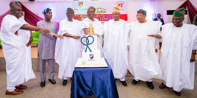 Sanwo 2 L-R: Vice Chairman, Yoruba Tennis Club, Bro. Olakunle Agbebi; Lagos Deputy Governor, Dr. Obafemi Hamzat; Governor Babajide Sanwo-Olu; Chairman, of the Club, Chief Babajide Damazio; APC Vice-Presidential Candidate, Senator Kashim Shettima; Vice Patron & Trustee, Yoruba Tennis Club, Dr. Abayomi Finnih and Secretary, Board of Trustees, Yoruba Tennis Club, Bro. Bolaji Cole, during the event…