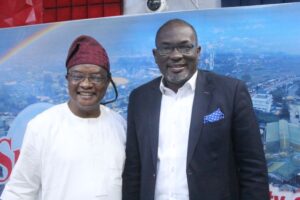 Olayinka Agboola left with Mr Oluseun Abimbola SANafter the Radio Show