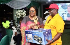 Tinubu Support Group Takes Campaign To Golfers In Ibadan, Gives Out Air-Ticket To Tourney Winner …Senator Bola Tinubu's man, Otunba Abimbola Davis (right) presenting a prize to Mrs Lizzy Afonja that won veteran ladies category at the recently concluded NGF Golf Tourney at the Ibadan Golf Club…