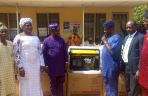 Additional 120 Electricity Generating Sets Presented To PHCs By Makinde’s Govt