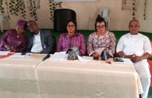 Why Politicians, Voters Should Respect Our Electoral Laws – INEC R-L: Oyo NUJ boss, Comrade Ademola Babalola, Mrs Ronke Samo-Afebioye, Mrs Bimbola Oyetunde, Alhaji Abiodun Onikate Amosun (Admin Sec, Oyo INEC) and Mrs Ndidi Okafor from INEC’s national office in Abuja…at the event…