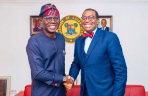 Photo: When Sanwo-Olu Hosted AfDB’s Akinwunmi Adesina In Lagos Lagos State Governor, Mr Babajide Sanwo-Olu, left, exchanging greetings with Mr Akinwunmi Adesina during the visit…