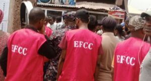 Seized NIPOST Parcel Containing ₦426bn In Foreign Cash: EFCC Begins Investigation In Lagos EFCC operatives on duty...