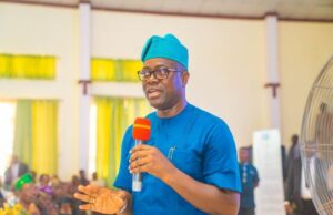 Oyo Guber: Makinde Secures Blessings From Aare Musulumi, Chief Imam of Ibadanland Engineer 'Seyi Makinde