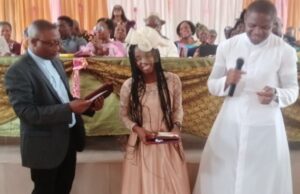 Rosemary Ajiboye, First Female National Winner Of International Physics Olympiad Sweeps Prizes At Sacred Heart College Ibadan’s Valedictory Event, Offered Temporary Job As Teacher L-R: Reverend Father (Dr) Michael Domingo, Rosemary Ajiboye and Rev Father Calistus...at the event on Sunday...