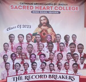 Rosemary Ajiboye and her 202223 graduating students of Sacred Heart College Ibadan