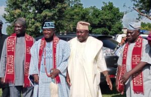 Why Nigerians Should Invest In Community Service, Self Development – Alli, Akande From left: President, Igboora High School Alumni Association, Dr Gbade Akinteye; Olu-Aso of Iberekodoland, Oba Adedamola Badmus; Senator representing Oyo South Senatorial District, Sen. Sharafadeen Alli; and the Chairman Planning Committee of Igboora High School 60th anniversary, Mr Akinyemi Akinlabi; at the Igboora High School Alumni Association 60th anniversary lecture in Igboora in Ibarapa Central Local Government of Oyo State on Thursday…