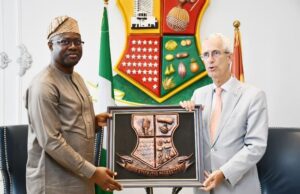 Photo: Makinde Hosts Netherlands’ Ambassador To Nigeria In Ibadan Oyo State Governor, Seyi Makinde (left) presenting a frame to Netherlands’ Ambassador to Nigeria, Wolters Plomp…