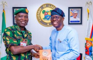 Photo: When Sanwo-Olu Played Host To Lt Gen Lagbaja, COAS …Chief of Army Staff, Lieutenant General Taoreed Lagbaja, left, presents a complimentary plaque to Governor of Lagos State, Mr. Babajide Sanwo-Olu during the visit…