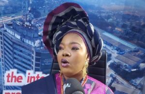 Photos: When Iyaloja General Of Oyo State Stormed Splash FM Studio With Her Council Members Princess Azeezat Folashade Abeo Nurudeen...live on Splash FM on Tuesday...