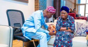 Photo: Sanwo-Olu Pays Official Condolence Visit To Akeredolu’s Family In Ibadan …Governor of Lagos State, Mr. Babajide Sanwo-Olu (left) condoling with widow of Ex-governor of Ondo State, Arakunrin Rotimi Akeredolu (SAN), Mrs. Betty Anyanwu-Akeredolu during the visit…
