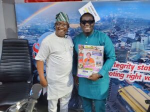 LafUp right with Olayinka Agboolaendorsing our sister publication Parrot Xtra Magazine after the Radio Show on Splash 1055fm