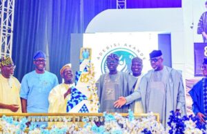 Photo: Makinde, Sanwo-Olu, Others Attend Bisi Akande’s 85th Birthday L-R: Governor Lucky Aiyedatiwa of Ondo, 'Seyi Makinde of Oyo, celebrant, Chief Bisi Akande, Babajide Sanwo-Olu of Lagos, Biodun Oyebanji of Ekiti and former Osun Governo, Adegboyega Oyetola...at the event...