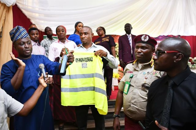 Okada Riders Get 15,000 Reflective Jackets From Oyo Govt