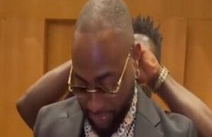 Reactions As Davido Displays His $600,000 Diamond Pendant Davido