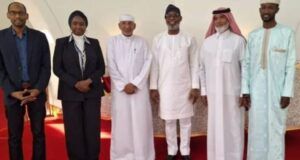 Qatar’s Businessmen Eyeing Nigerian Lithium’ll Be Assisted By Tinubu’s Govt – Dele Alake …Honourable Minister of Solid Mines Development, Dr.Oladele Alake (fourth left), Vice Chairman, Qatari-Nigeria Business Chamber, Muhammed Santuraki, Executive Secretary, Mrs Fatimah Shinkafi, Sheikh El Jouneid, Chief Executive Officer, ETCC Qatar, Sheikh Shahid Jawad and Aminu Dahiru…