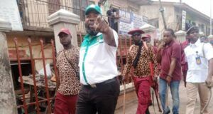 Makinde’s Govt. Intensifies Battle Against Street Trading ...Architect Abdulmojeed Mogbonjubola...leading enforcement team...