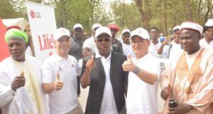 LG Joins Others To Mark World Water Day, Donates Borehole To Abuja Community L-R: The District Head, Garki Chief Tanko Zekeri, Abuja Branch Manager, Fouani Nigeria Limited, Mr. Mostapha Khrais, Director, Water Resources Projects and Planning, Federal Ministry of Water Resources and Sanitation, Engr. Ade Adenopo, Managing Director, LG Electronics West Africa, Mr. Hyoung Sub Ji, and The Durumi 3 Chief, Chief Iya Bawa at the commissioning of donated Solar-powered Borehole by LG Electronics to Durumi 3 Community in Abuja to commemorate the United Nations World Water Day 2024 in Abuja on Friday…