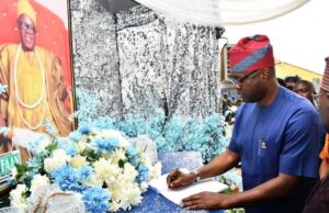 Makinde Preaches Unity As He Pays Official Visit To Late Olubadan’s Family Engineer ‘Seyi Makinde, the governor of Oyo State, right, during his visit to the late Olubadan's Palace...