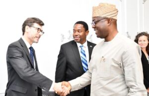 Photo: When Makinde Played Host To British Deputy High Commissioner In Ibadan …Oyo State Governor, Engineer Seyi Makinde (right); British Deputy High Commissioner, Mr Jonny Baxter (left) and Senior Political Adviser to British High Commissioner, Mr Wale Adebajo, during the visit…