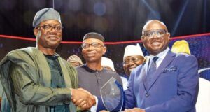 Photo: When Makinde Received Award As Governor Of The Year 2023 From the left…Governor of the Year 2023, Oyo State’s Engineer Seyi Makinde; former governor of Ondo State, Olusegun Mimiko and Chairman, Board of Directors & Advisory Board, Africa Private Sector Summit, Kingsley Moghalu, during the 16th Edition of 2023 LEADERSHIP Annual Conference & Awards in Abuja…