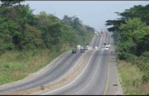 Ijebu Ode-Benin: Armed Men Rob Travelers, Set Bus On Fire Ijebu-Ode/Benin Expressway...