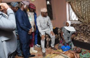 Makinde Condemns Immigration Personnel For Beating OYRTMA Officials, Visits Victims Oyo State governor, 'Seyi Makinde (middle); Chairman, Oyo State Road Transport Management Agency (OYRTMA), Major Adesagba Adekoya rtd, (send left) and others, during the governor's visit to one of the officers of the OYRTMA allegedly assaulted by personnel of the Nigeria Immigration Service, in Ibadan...on Monday...