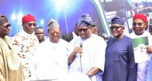 Tinubu Hails Dangote For Speedily Completing Oworonshoki-Apapa Expressway Project L--R: Kwara State Governor AbdulRahman AbdulRasaq, Deputy Speaker House of Representatives, Hon. Benjamin Okezie, Minister of Works Sen. David Nweze Umahi,Senate president sen. GodsWill Akpabio, Represent the President, President/CE, Dangote Industries Limited, Aliko Dangote, Imo State Governor, Hope Odidika Uzodinma,at the Official Commissioning of Dangote Industries Ltd, Reconstructed Apapa -OWoronshoki - Ojota Expressway Lagos on Sunday 26th May, 2024...