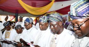 Service Delivery: Oyo LG Commissioner Tasks Newly Sworn-In Council Chairmen ...cross section of some of the newly sworn-in LG bosses in Oyo State...
