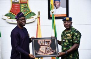 Photo: Makinde Plays Host To Chief Of Air Staff, Air Marshal Abubakar …Oyo State Governor, Seyi Makinde (left) presenting souvenir to Chief of the Air Staff, Nigerian Air Force, Air Marshal Hassan Baba Abubakar...