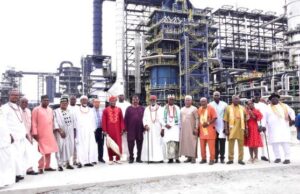 Poor Treatment Of Dangote Refineries, Others: Oil Producing Communities Group Reacts Cross section of delegates from Host Communities of Nigeria Producing Oil and Gas (HOSTCOM) during a visit to Dangote Petroleum Refinery and Fertiliser in Lagos on Saturday, July 27, 2024…