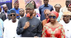 Makinde Makes More Promises As He Commissions Ibadan’s Inner Roads From left: Deputy Governor of Oyo State, Barr Bayo Lawal; Governor Seyi Makinde; Commissioner for Public Works and Transport, Prof Dahud Shangodoyin; wife of former governor of Oyo State, Mrs Mutiat Ladoja and former deputy governor, Engr Hamid Gbadamosi, during the commissioning of 38.4km feeder roads in Ibadan metropolis…