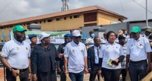 Makinde’s Gov’t Attributes Zero Case In Cholera To Preparedness, Environmental Policies L-R: Commissioner for Environment, Arc. Mogbonjubola; HoS, Mrs. Olubunmi Oni, mni; Dep. Governor, Barr. Bayo Lawal; Comm for Women Affairs, Mrs. Toyin Balogun; and Comm. for Information, Prince Dotun Oyelade at Agodi gate, Ibadan...