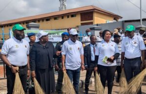 Makinde’s Gov’t Attributes Zero Case In Cholera To Preparedness, Environmental Policies L-R: Commissioner for Environment, Arc. Mogbonjubola; HoS, Mrs. Olubunmi Oni, mni; Dep. Governor, Barr. Bayo Lawal; Comm for Women Affairs, Mrs. Toyin Balogun; and Comm. for Information, Prince Dotun Oyelade at Agodi gate, Ibadan...