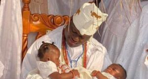 Ooni Of Ife’s Twins Welcomed Into Royal Household Five Months After Birth The Ooni of Ile-Ife, Oba Adeyeye Ogunwusi, with his twins...