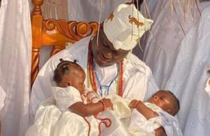 Ooni Of Ife’s Twins Welcomed Into Royal Household Five Months After Birth The Ooni of Ile-Ife, Oba Adeyeye Ogunwusi, with his twins...