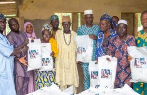 Ido, Ibarapa Traders Receive Food Palliative From Senator Alli