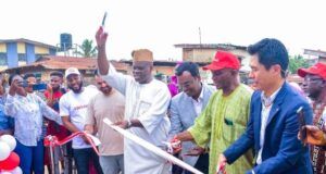 Agba Akin Community In Ibadan Bubbles As LG Electronics Commissions Solar-Powered Borehole, See Images R-L: CFO, LG Electronics, Mr. Inkyu Kim, Chairman, Landlord Association, Agba-Akin Community, Alhaji. Remi Olaibi Ojuolape, Head, Corporate Marketing, LG Electronics, Mr. Hari Elluru, Commissioner of Information, Culture and Tourism, Oyo State, Dr. Wasiu Olatubosun, Branch Manager, Fouani Nigeria. Limited, Mr. Jad Atwi at the commissioning of LG Life is Good CSR Initiative of Solar-powered Borehole donated to Agba-Akin Community area of Iwo Road, Ibadan Oyo State on Wednesday...