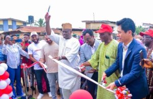 Agba Akin Community In Ibadan Bubbles As LG Electronics Commissions Solar-Powered Borehole, See Images R-L: CFO, LG Electronics, Mr. Inkyu Kim, Chairman, Landlord Association, Agba-Akin Community, Alhaji. Remi Olaibi Ojuolape, Head, Corporate Marketing, LG Electronics, Mr. Hari Elluru, Commissioner of Information, Culture and Tourism, Oyo State, Dr. Wasiu Olatubosun, Branch Manager, Fouani Nigeria. Limited, Mr. Jad Atwi at the commissioning of LG Life is Good CSR Initiative of Solar-powered Borehole donated to Agba-Akin Community area of Iwo Road, Ibadan Oyo State on Wednesday...