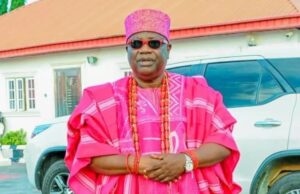 Adeleke Joins Others To Salute As Oba Adedokun Abolarin Marks Birthday Oba (Dr.) Adedokun Abolarin